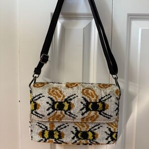 NWT Unique Wolf & Willa Upholstery Bumble Bee Adjustable Crossbody Bag Purse